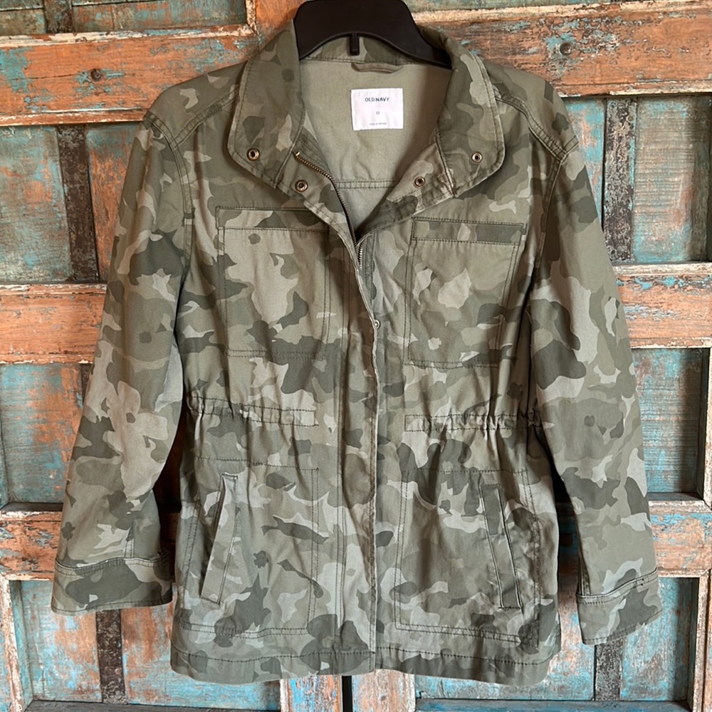Green camo fitted jacket
